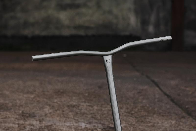 Titanium handle bars for stunt scooters